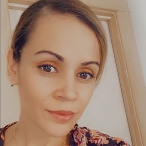 Meet your Posher, Roxana